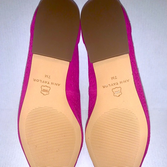 ANN TAYLOR Flats Perforated Suede Pointy Toe Ballet Magenta Sunset 7 NEW w/o tag - Picture 4 of 8